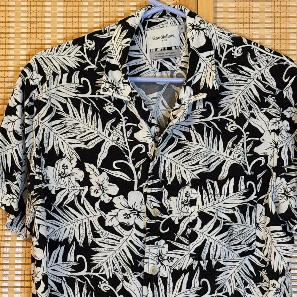 Goodfellow & Co Mens Medium Black White Tropical Floral‎ Rayon Button Down Shirt